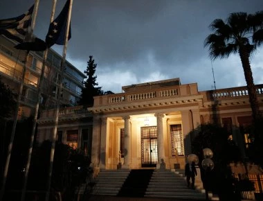 Μαξίμου για ξυλοδαρμό Μπουτάρη: «Ακροδεξιοί τραμπούκοι»